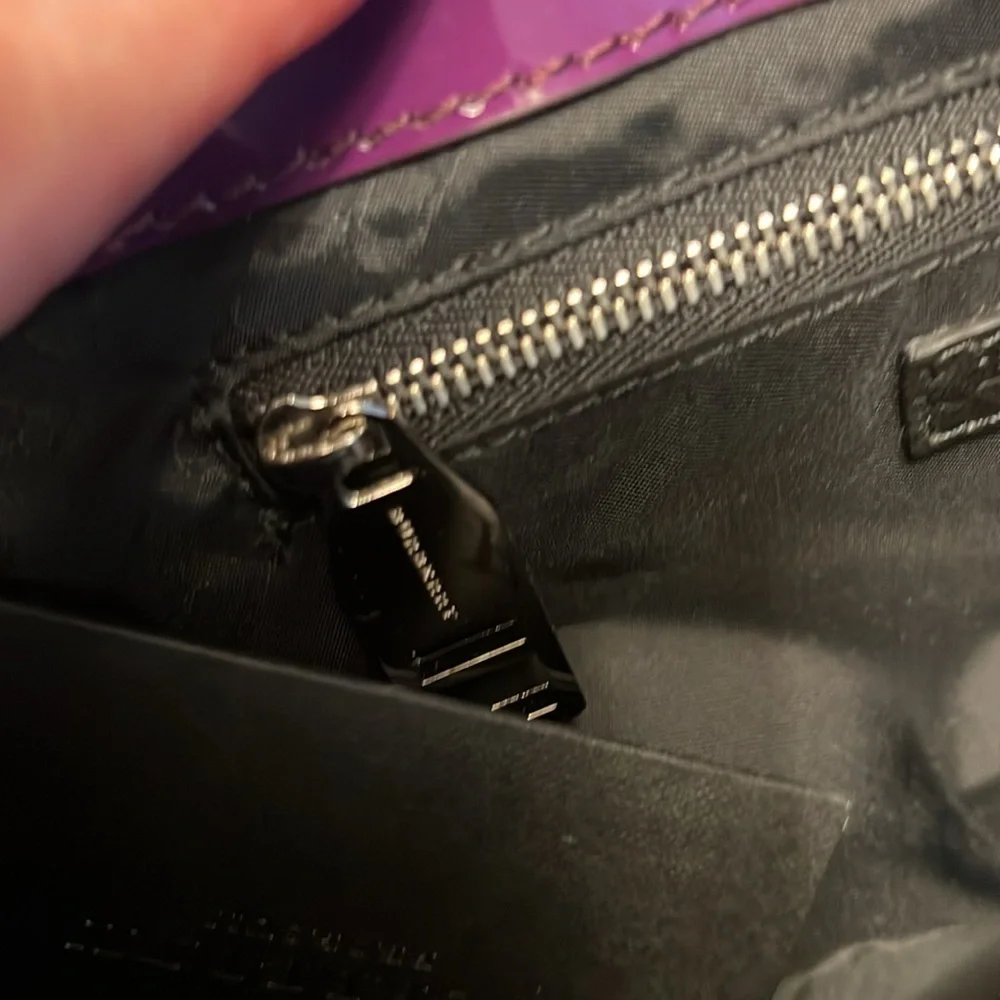 ๐ 1 hour sale. Burberry Prorsum, Patent Lilford Bag, Purple, STUNNING - Picture 12 of 17